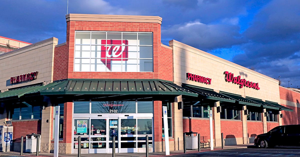 Walgreens' 2025 Christmas Eve & Day Hours Are Pretty Convenient