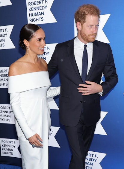 NEW YORK, NEW YORK - DECEMBER 06  Meghan, Duchess of Sussex and Prince Harry, Duke of Sussex attend ...