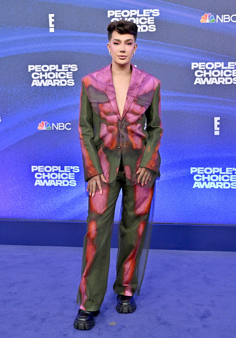 SANTA MONICA, CALIFORNIA - DECEMBER 06: James Charles attends the 2022 People's Choice Awards at Bar...