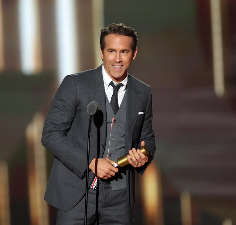 Ryan Reynolds gave a heartfelt shoutout to Blake Lively and their four children while accepting the ...