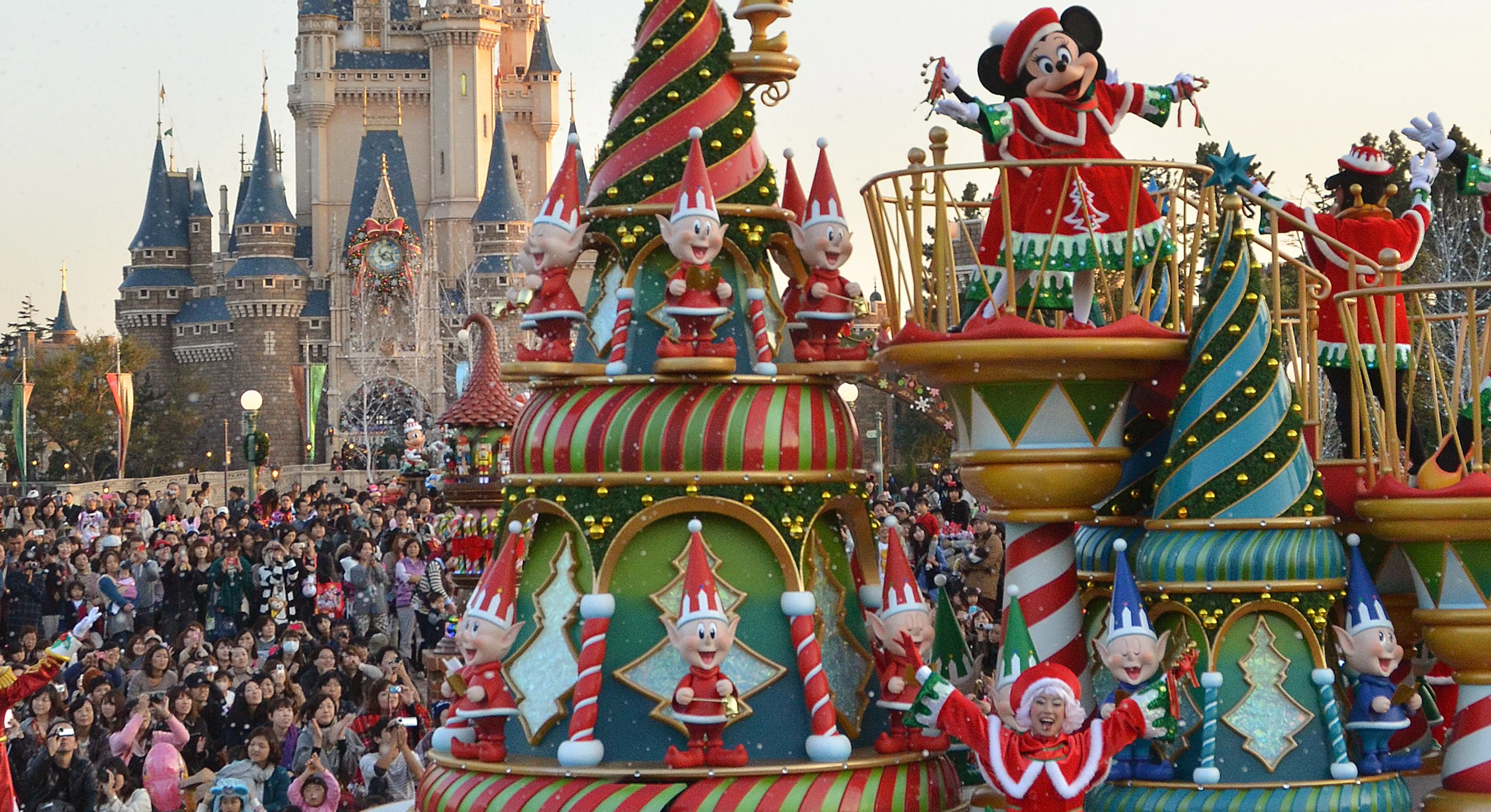 9 Disney At Christmas Tips To Keep You Jolly