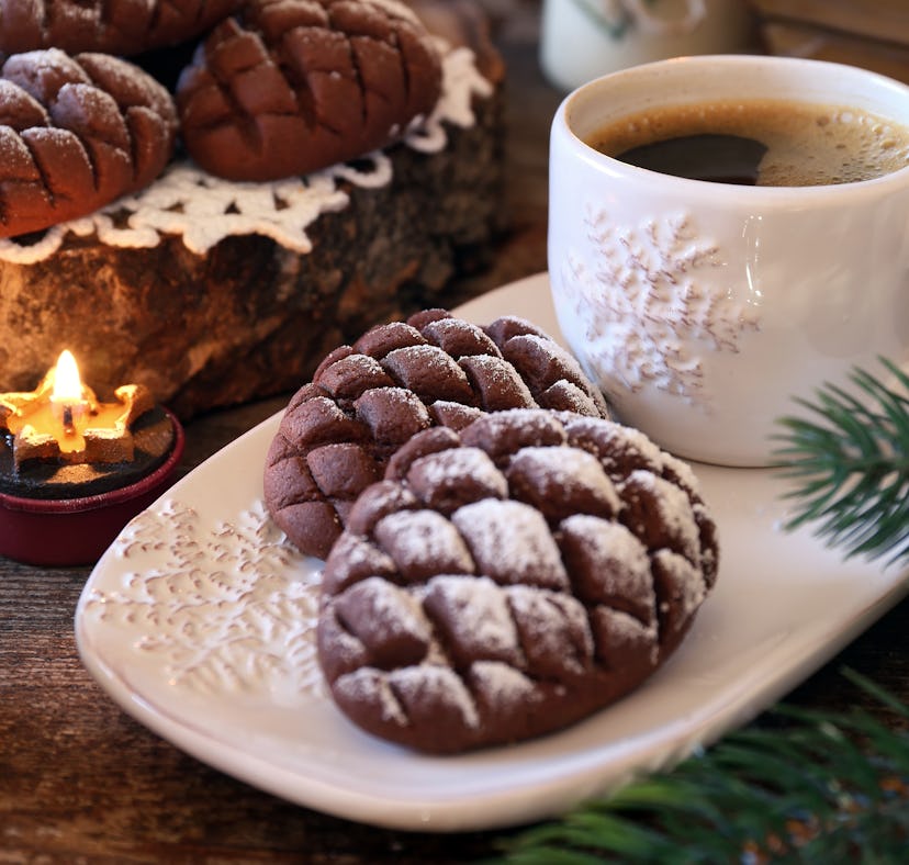 Christmas chocolate pine cones from TikTok are great holiday treats to make for your next Christmas ...