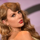 Taylor Swift is set to direct her first feature film, and the Oscar-winning movie studio Searchlight...