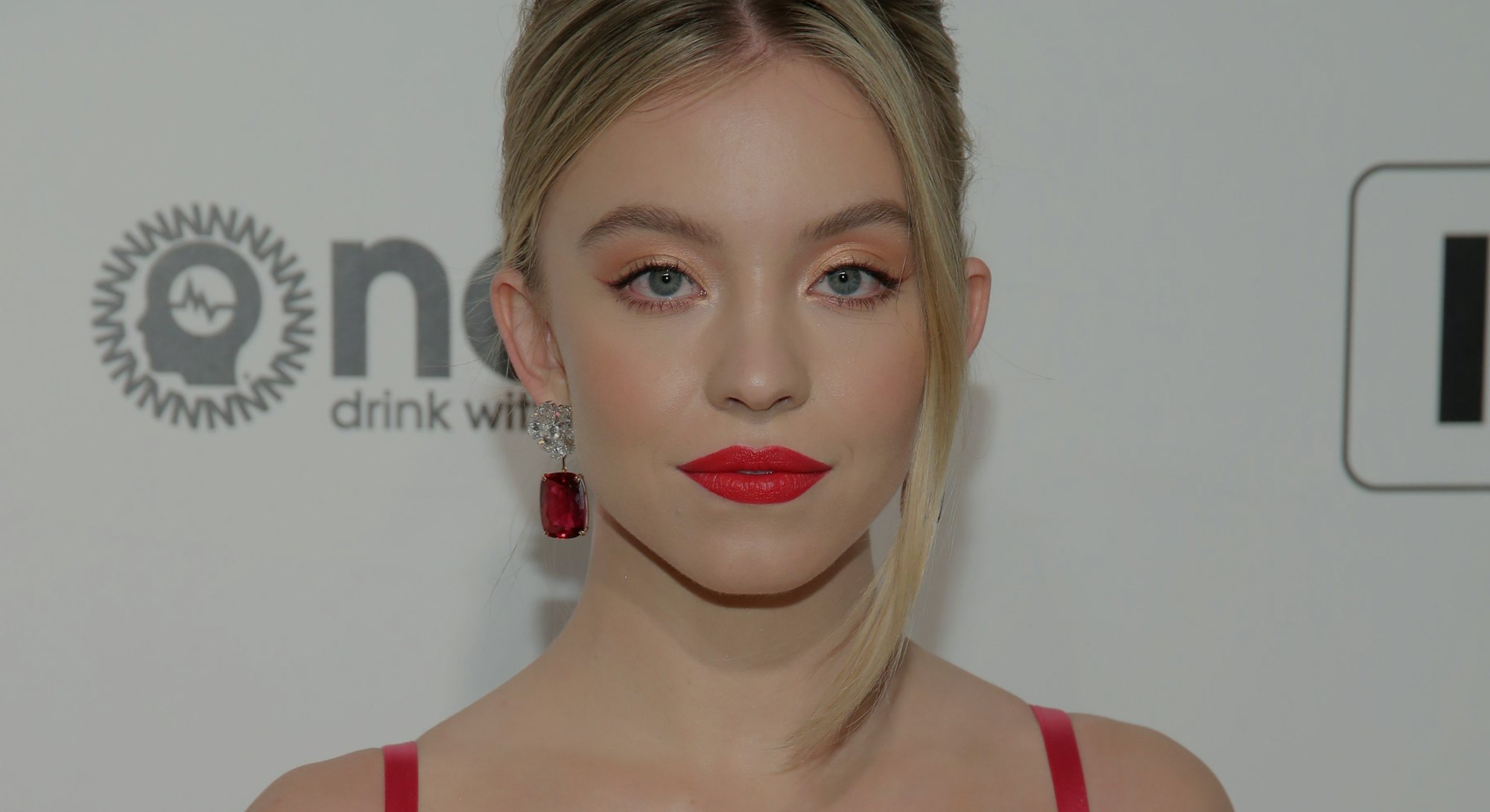 WEST HOLLYWOOD, CALIFORNIA - FEBRUARY 09: Sydney Sweeney attends the 28th Annual Elton John AIDS Fou...
