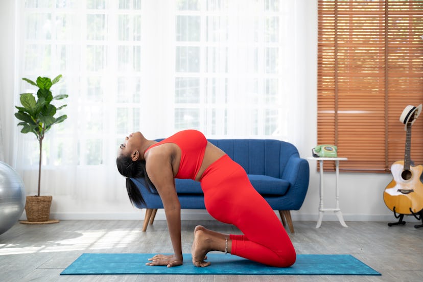 Cardio yoga aims to keep the heart rate up throughout your practice.