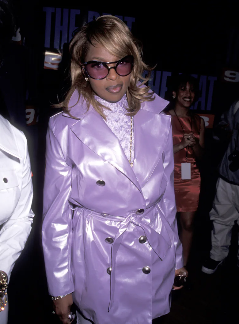 mary j blige purple dress Mary J Blige Performed wearing a purple Tony Ward Couture gown @ 2022 NAACP Image Awards