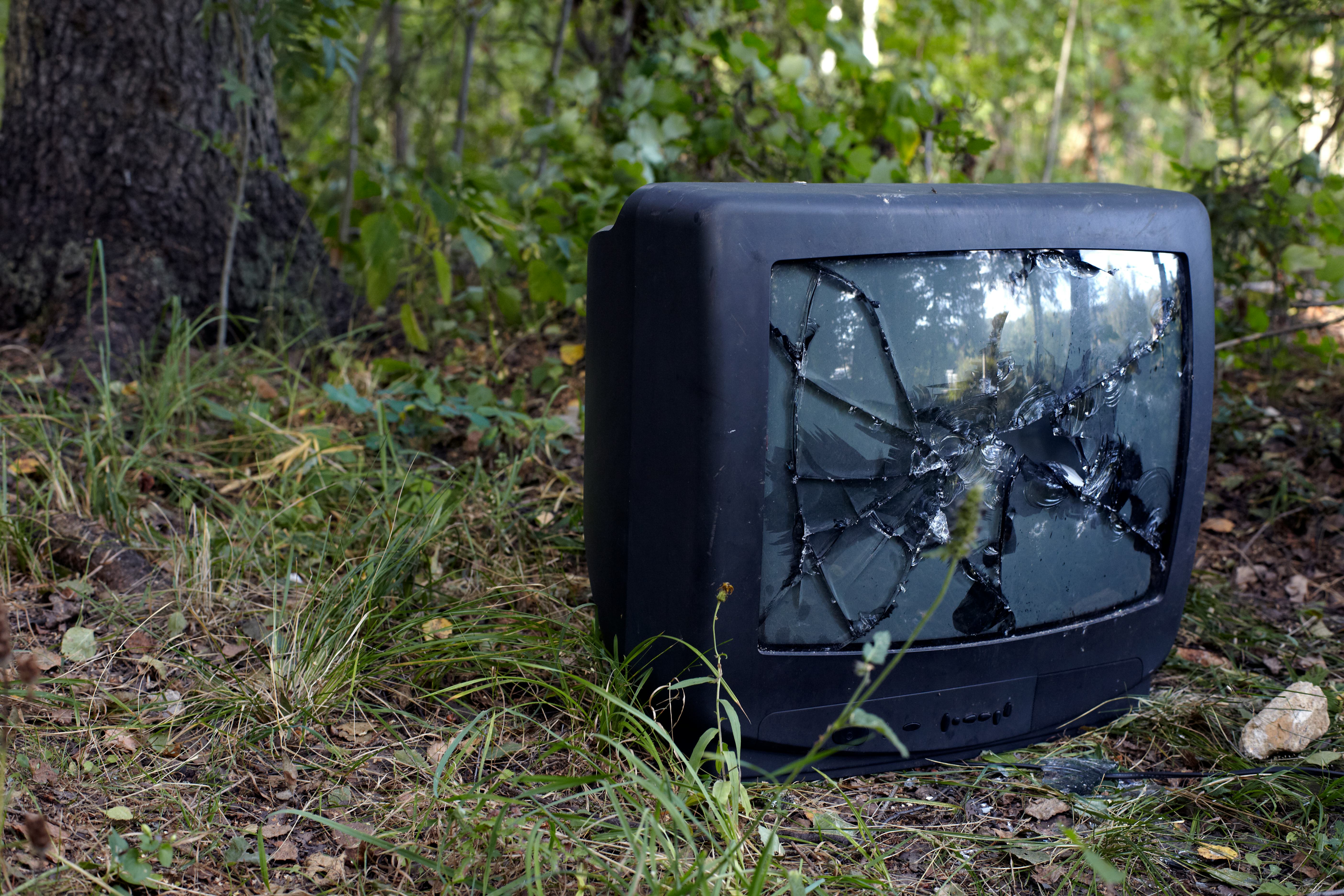 People can’t stop smashing their TVs while playing games in VR