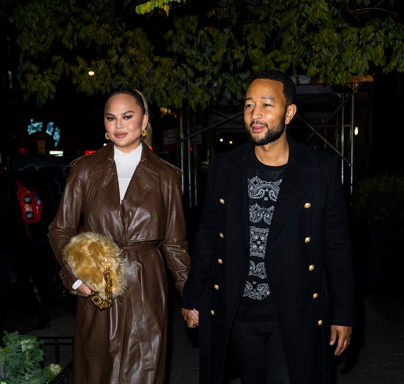 John Legend's 2022 V-day card for Chrissy Teigen this year was hilariously simple.
