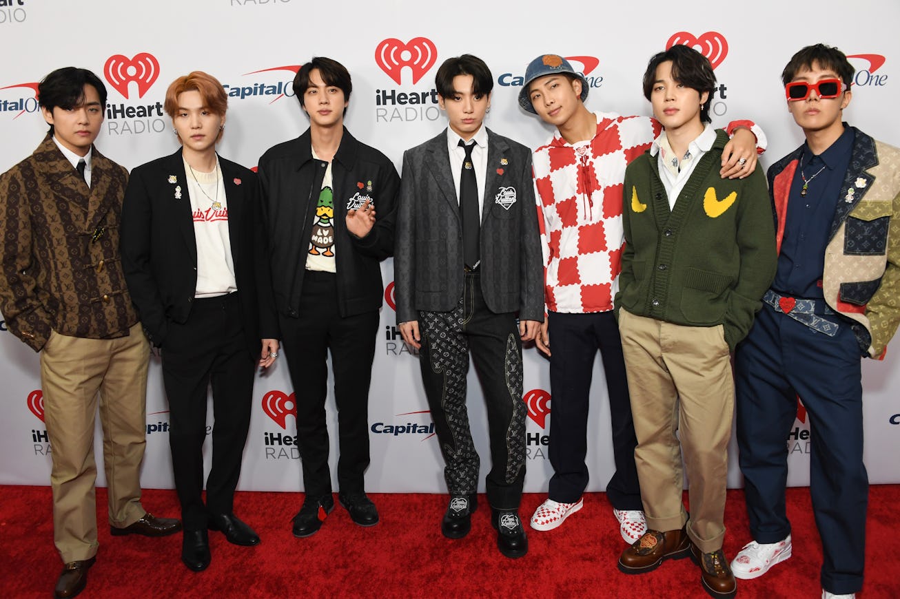 INGLEWOOD, CALIFORNIA - DECEMBER 03: (L-R) V, Suga, Jin, Jungkook, RM, Jimin, and J-Hope of BTS atte...