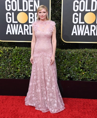 Kirsten Dunst arrives at the 77th Annual Golden Globe Awards 