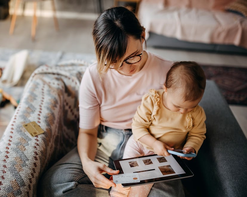 Shop the best President's Day deals for moms including clothing and home decor.