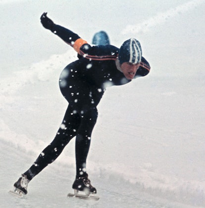 SAPPORO, JAPAN - FEBRUARY 4:  Dutch speed skater  Ard Schenk powers his way around a curve on his wa...