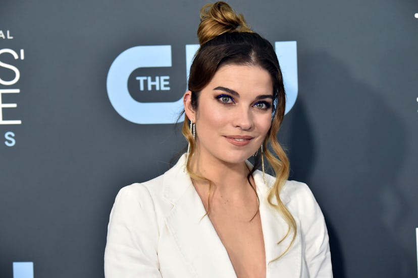 Annie Murphy attends the 25th Annual Critics' Choice Awards at Barker Hangar on January 12, 2020 in ...