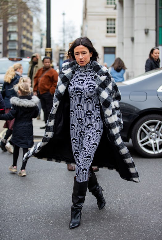 Street style at London Fashion Week Fall/Winter 2022.