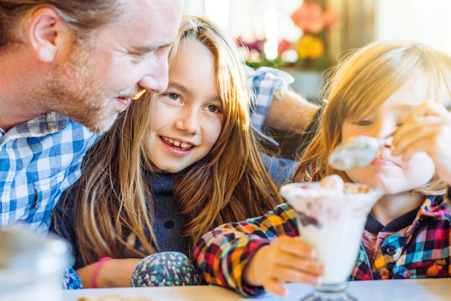 kids eating ice cream sundaes