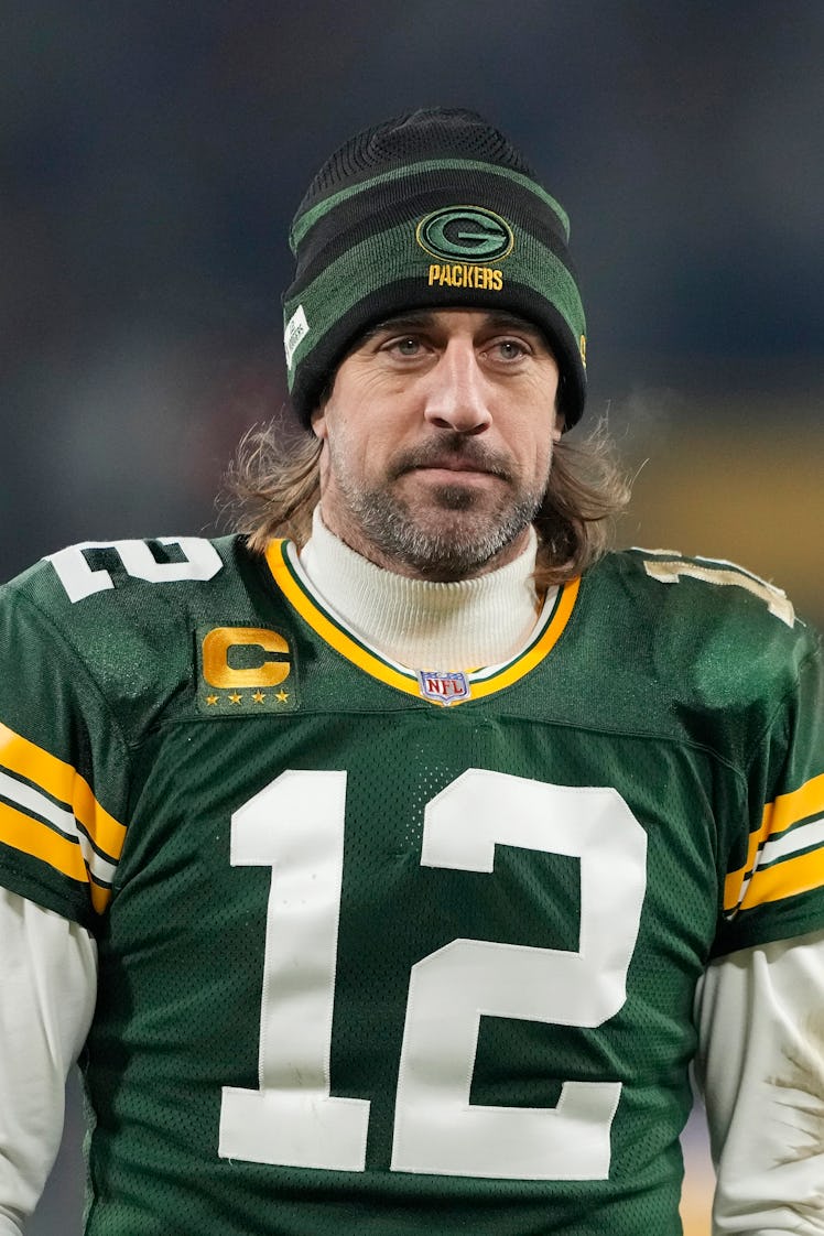 Aaron Rodgers apologized to Shailene Woodley for his COVID controversy.