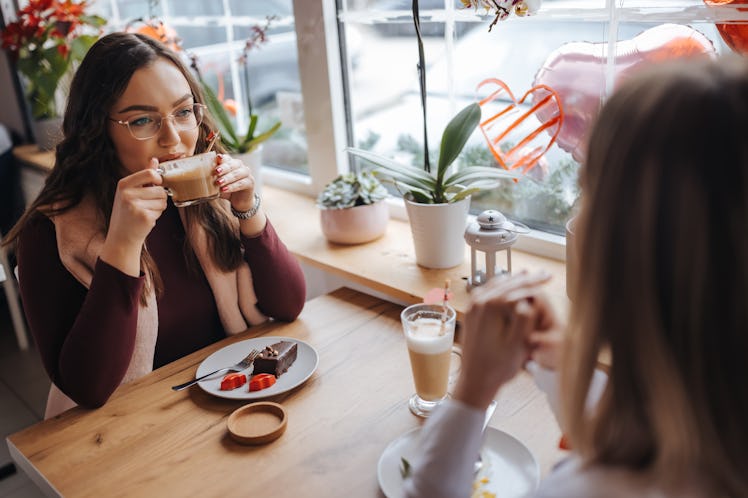 A woman on a coffee date after getting divorced in her twenties.
