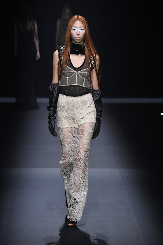 Vera Wang Spring 2020 runway corset look
