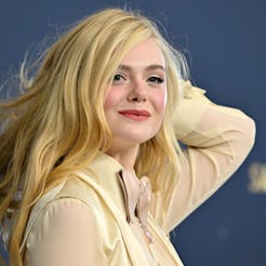 SAG Awards Elle Fanning in Gucci and Cartier.