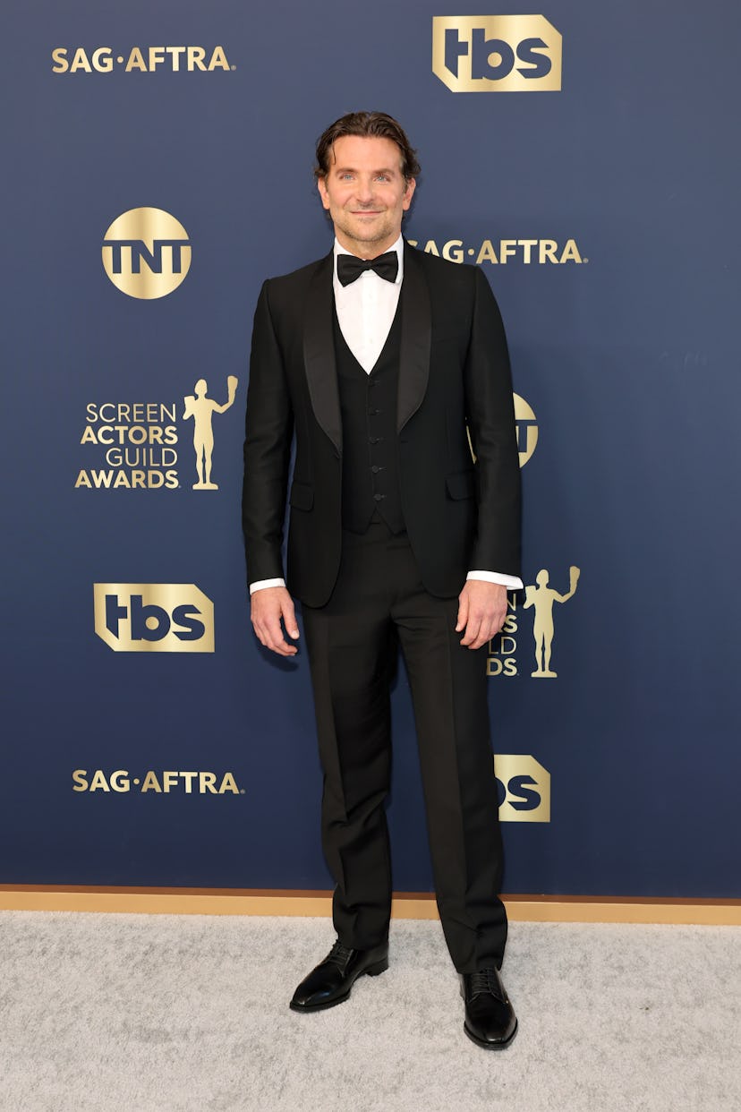 SANTA MONICA, CALIFORNIA - FEBRUARY 27: Bradley Cooper attends the 28th Annual Screen Actors Guild A...