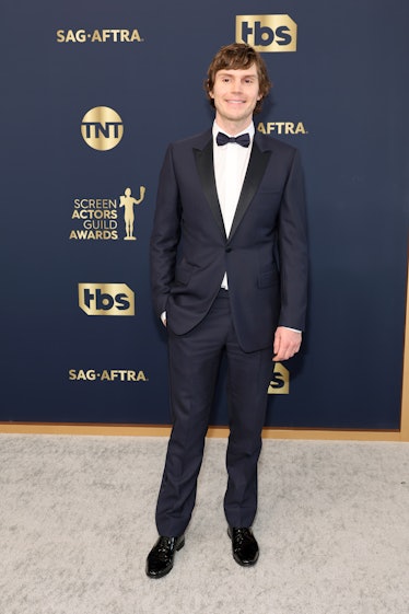 Evan Peters attends the 28th Annual Screen Actors Guild Awards 