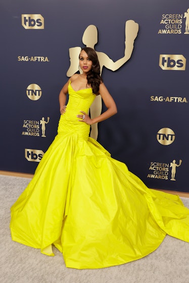 Kerry Washington attends the 28th Annual Screen Actors Guild Awards 