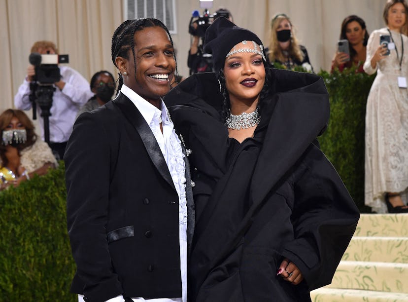 Celebrity Reactions To Rihanna's Instagram Baby Bump Debut