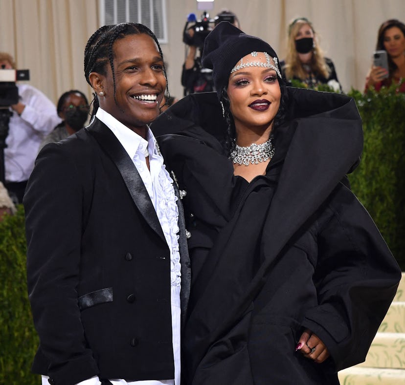 Celebrity Reactions To Rihanna's Instagram Baby Bump Debut