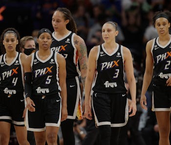 PHOENIX, ARIZONA - OCTOBER 13: (L-R) Skylar Diggins-Smith #4, Shey Peddy #5, Brittney Griner #42, Di...