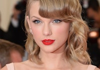 NEW YORK, NY - MAY 05:  Musician Taylor Swift attends the "Charles James: Beyond Fashion" Costume In...