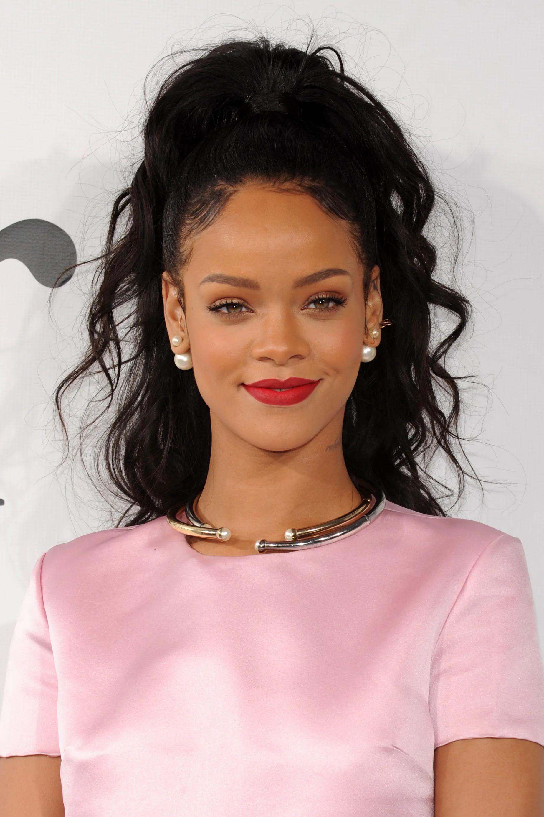 These Iconic Celebrity Red Lipstick Moments Include Some Super Affordable  Shades
