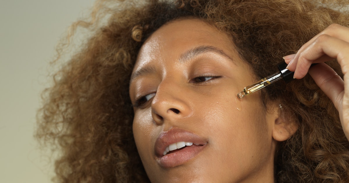 5 Face Oils That Mix Well With Makeup, According To An Expert
