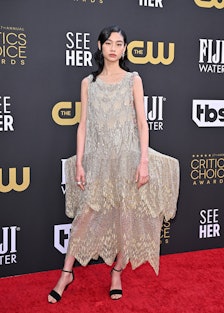 LOS ANGELES, CALIFORNIA - MARCH 13: Jung Ho-yeon attends the 27th Annual Critics Choice Awards at Fa...