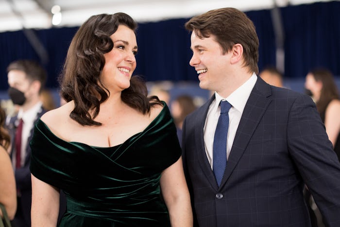 SANTA MONICA, CALIFORNIA - FEBRUARY 27: (L-R) Melanie Lynskey and Jason Ritter arrive at the 28th Sc...