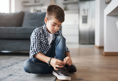 When do kids learn to tie their shoes? Every child is different