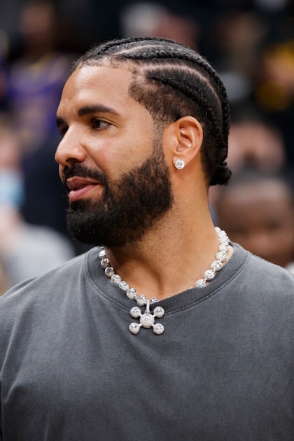 Drake flaunts a $1.9M necklace from Frank Oceanâs Homer brand