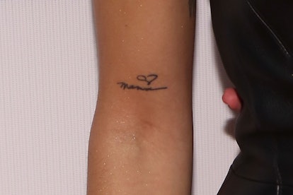 Zoë Kravitz has the tattoo of the word "mama" on her arm.