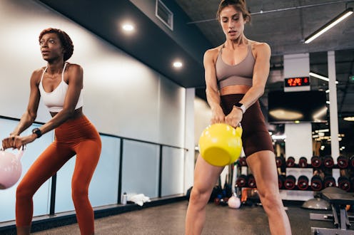 When should you use kettlebells vs. dumbbells? Fitness pros weigh in.