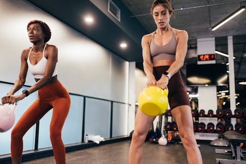 When should you use kettlebells vs. dumbbells? Fitness pros weigh in.