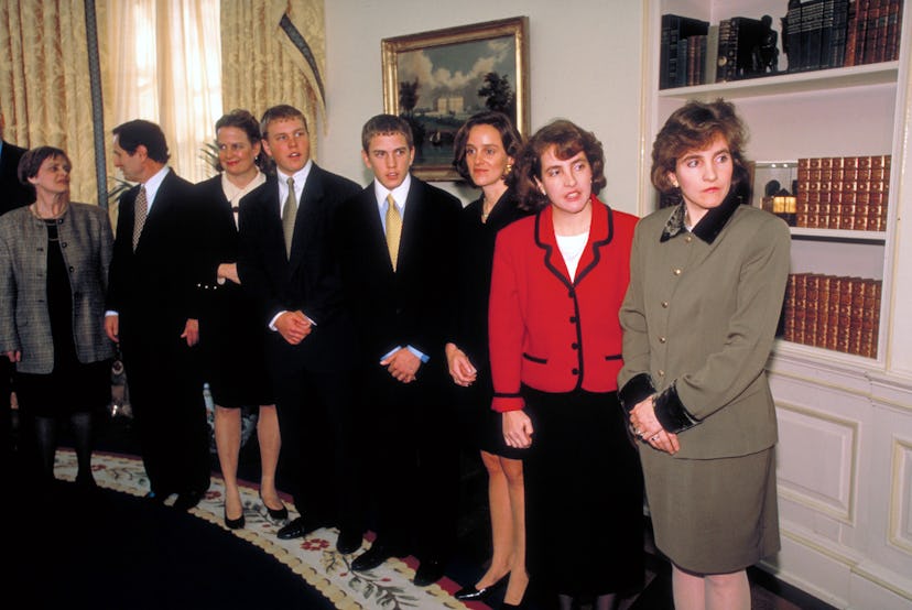 (Unident.) members of State Secy. Madeleine Albright's family (incl. daughters Katie, Anne & Alice) ...