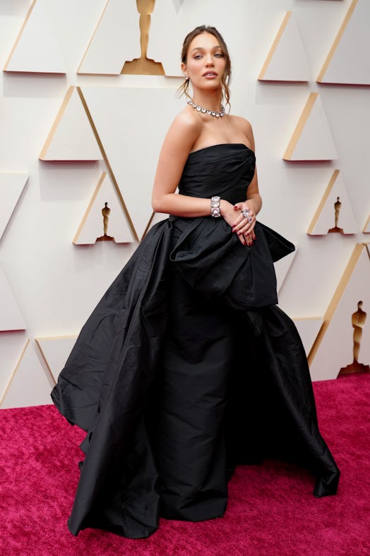 Maddie Ziegler's 2022 Oscars gown stunned.