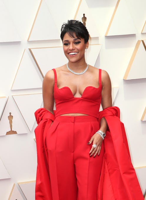 Ariana DeBose was one of the many celebrities that wore red at the Oscars 2022.