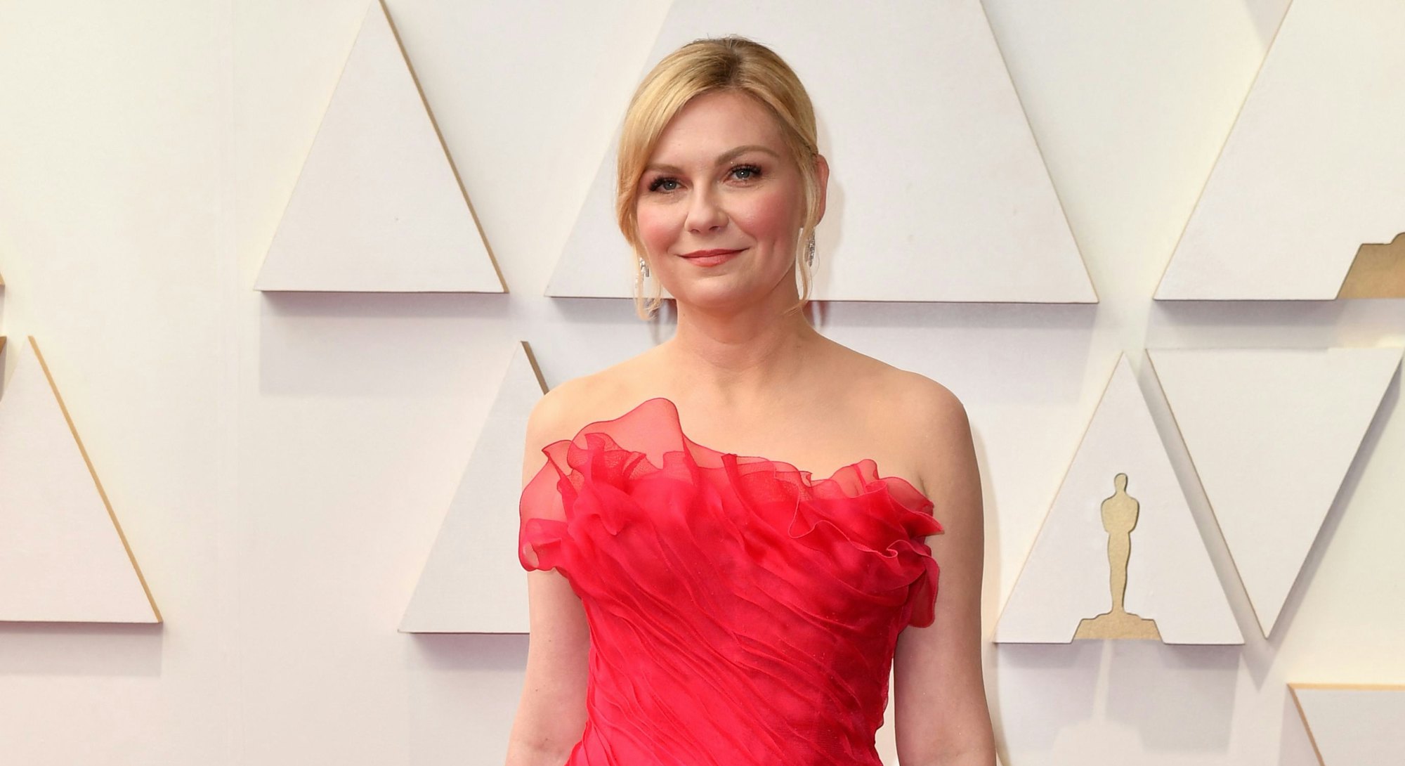 US actress Kirsten Dunst attends the 94th Oscars at the Dolby Theatre in Hollywood, California on Ma...