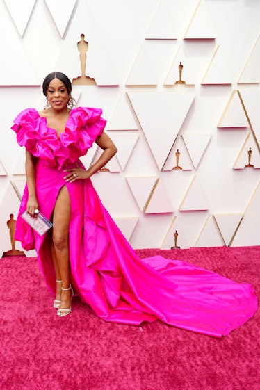 Niecy Nash attends the 94th Annual Academy Awards 