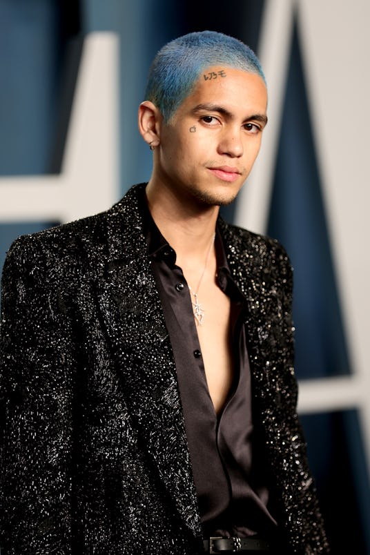 BEVERLY HILLS, CALIFORNIA - MARCH 27: Dominic Fike attends the 2022 Vanity Fair Oscar Party hosted b...