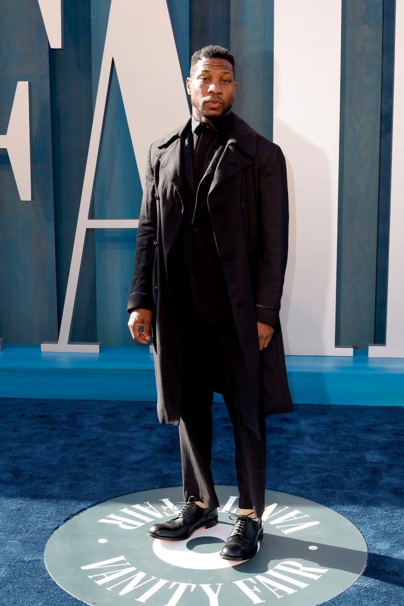 BEVERLY HILLS, CALIFORNIA - MARCH 27: Jonathan Majors attends the 2022 Vanity Fair Oscar Party hoste...