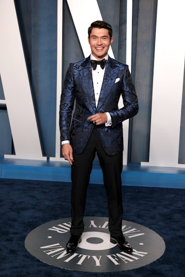 Henry Golding attends the 2022 Vanity Fair Oscar Party 