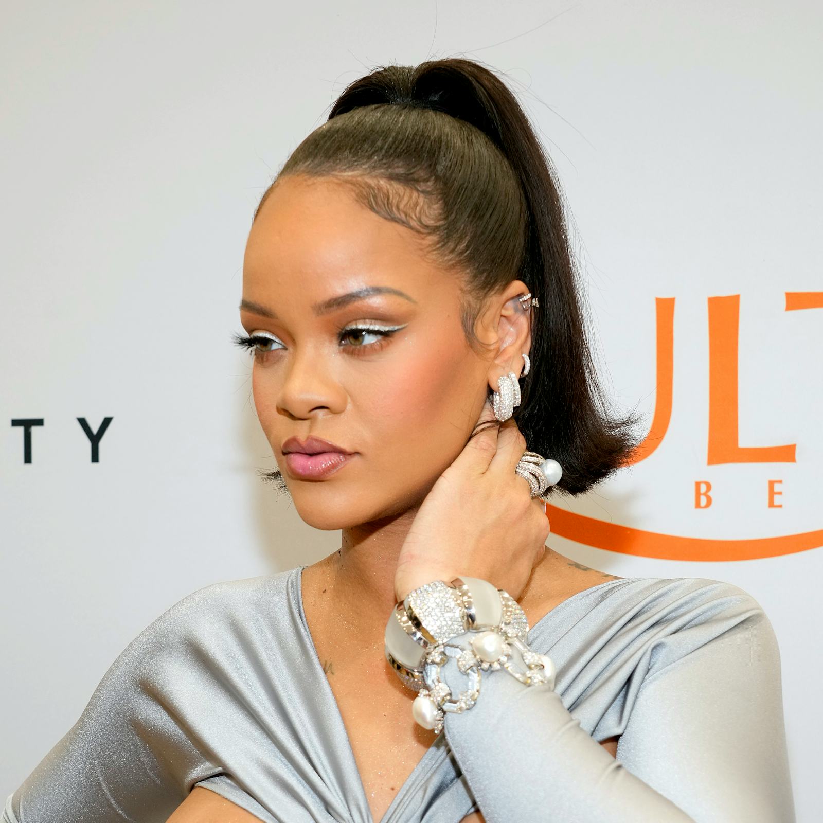Rihanna’s Y2K Hair Moment *Almost* Went Unnoticed On Oscars Night