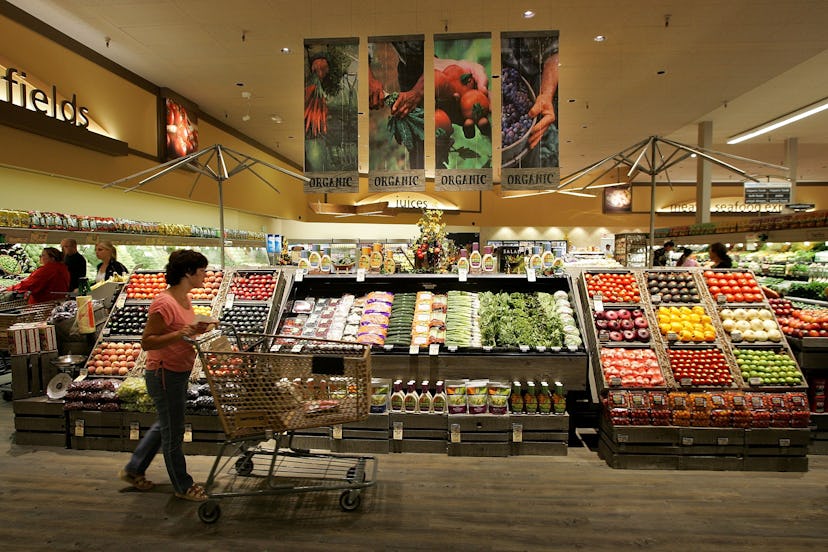 Safeway stores will operate normal business hours on Easter 2022.