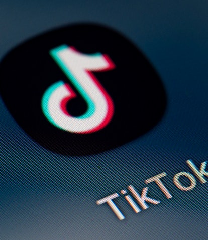 What do "story time" & "crop" mean on TikTok? The trend is in the comments section.